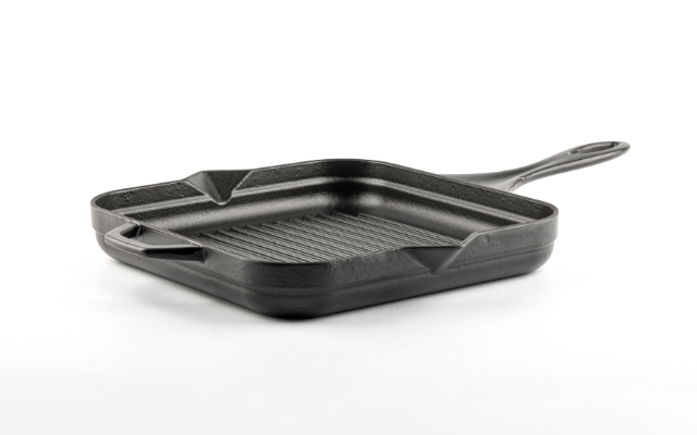 chugunen-komplekt-ot-3-custy-hosse-cheren-4